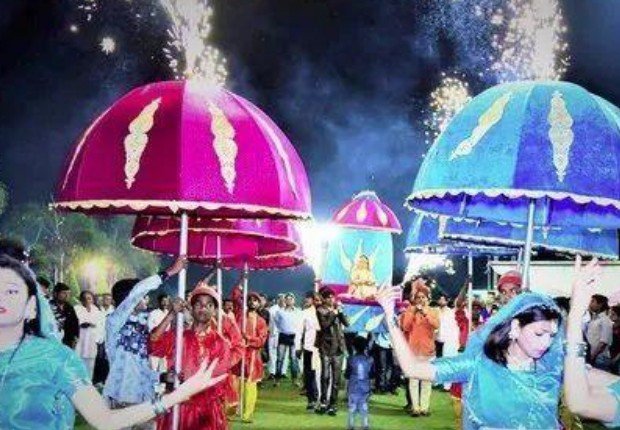 Illuminated Umbrella Procession - Punjab Bagpiper Band India